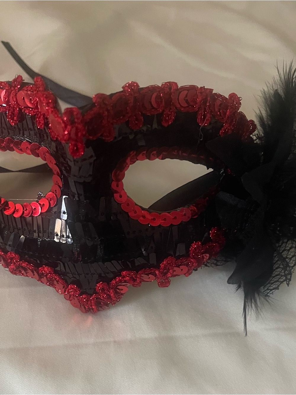 Sequins Masquerade Mask w/floral details
